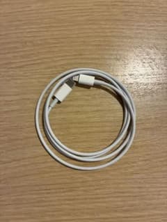 Apple USB-C to Lightning ケーブルのサムネイル