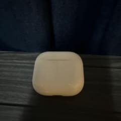 AirPods4充電ケースのサムネイル