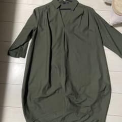 オリーブ色 シャツLサイズのサムネイル