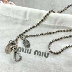 ひ*り様 入手困難✨ ミュウミュウ miumiu ブレスレット ロゴ ラインスト ひ*り様 入手困難✨ ミュウミュウ miumiu ブレスレット ロゴ ライン