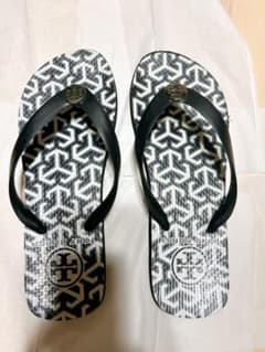 Tory Burch 幾何学模様ビーチサンダル　黒　37-38のサムネイル