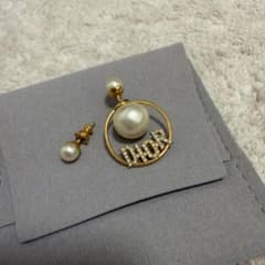 Dior DIORロゴ パールピアスのサムネイル