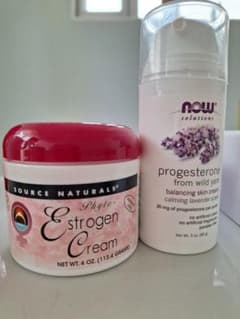 Source Naturals エストロゲン& NOW Foodsプロゲステロンのサムネイル