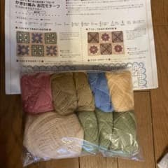 フェリシモ　柔らかなぬくもりを大きくつないで　かぎ針編みお花モチーフのサムネイル