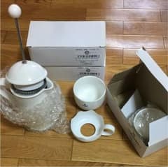 ティーポット&ペアカップ6個。のサムネイル
