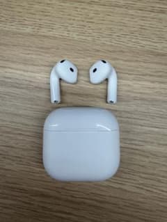 Apple AirPods 4 アクティブノイズキャンセリング搭載モデルのサムネイル