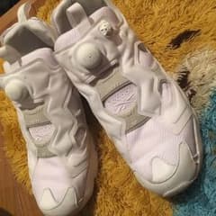 早い者勝ち！Reebokポンプフューリー白のサムネイル