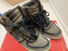 Nike ハイカット スポーツシューズのサムネイル