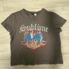 Sublime ハート炎グラフィック Tシャツのサムネイル