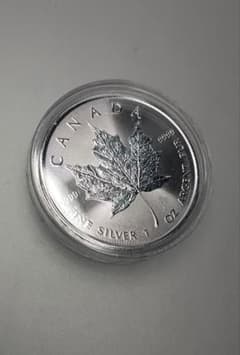 新品　メイプルリーフ銀貨 カナダ　1オンス 銀貨地銀　正規品 2021年 新品 メイプルリーフ銀貨 カナダ 1オンス 銀貨地銀 正規品