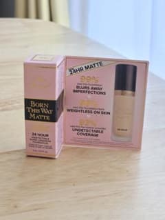 Too Faced Born This Way Matte ファンデーションのサムネイル