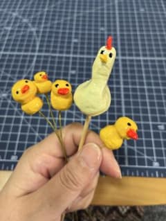 ガーデンピック 親鳥＋ヒヨコ 5匹のサムネイル