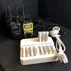 ALINCO   インカムセット4台　充電電池　　充電器付きのサムネイル