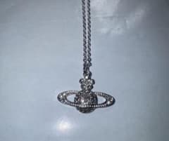 Vivienne Westwood 土星モチーフ　ネックレスのサムネイル
