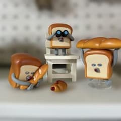 パンどろぼうのキャラクター フィギュア 3体と小さいソーセージパンセットのサムネイル