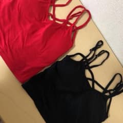 パッド付きキャミソール　M 黒と赤色　ショート丈　2枚セットのサムネイル