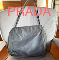 PRADAトートのサムネイル