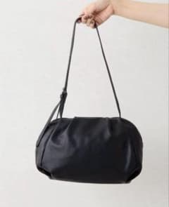 イアパピヨネ コロンボストンバッグ 黒 - メルカリ