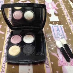 CHANEL アイシャドウのサムネイル