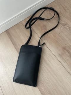 ユニクロ　レザータッチウォレットショルダーバッグのサムネイル