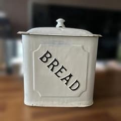 専用です！⭐︎イギリスアンティークBREAD缶　蓋付き⭐︎のサムネイル