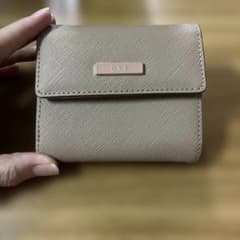 a.v.v 二つ折り財布 ピンクベージュのサムネイル