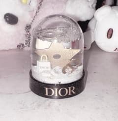 Dior スノードームのサムネイル