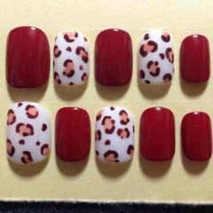 ボルドー×ヒョウ柄ネイルのサムネイル