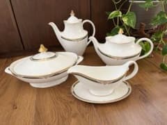 コーヒーポット、ティーポット、スープチューリン、ソース入れのサムネイル