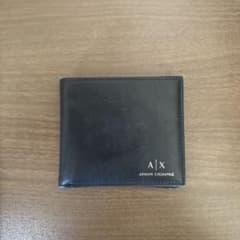 Armani Exchange ブラック二つ折り財布 箱付きのサムネイル