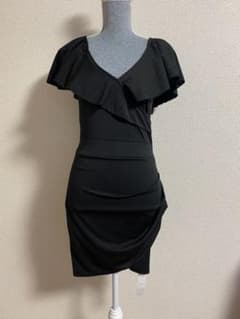 オフショル黒ワンピドレスのサムネイル