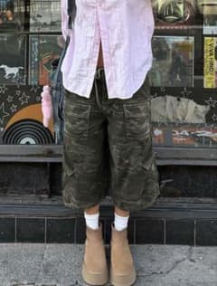 Y2K 海外ガール 迷彩柄 ハーフパンツのサムネイル