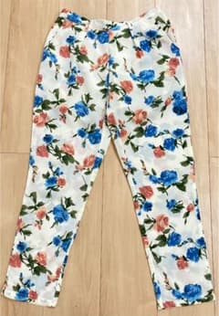【美品】花柄パンツのサムネイル