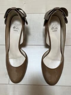 リボン付きハイヒールのサムネイル