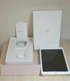 iPad 6世代 Wi-Fi 32GB ピンクゴールド（純正ケース付き）のサムネイル