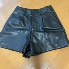 フェイクレザー ショートパンツ ブラックのサムネイル