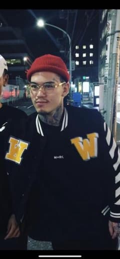 YZERR着用　off-white スタジャンのサムネイル