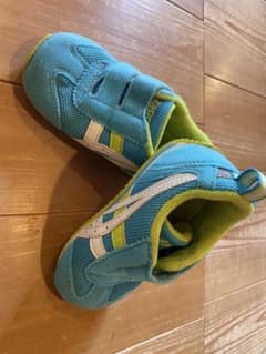 asics スニーカー 13.5のサムネイル