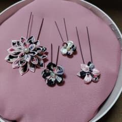 つまみ細工、和風花髪飾りハンドメイド 4個セット。成人式、結婚式、着物、浴衣のサムネイル