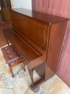 YAMAHA U10WnC アップライトピアノ ウォルナット 猫脚 椅子付き