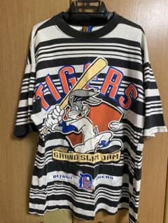 ルーニーテューンズ　Tシャツのサムネイル