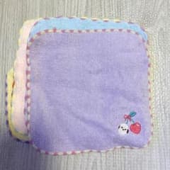 タオルハンカチ 4枚セット さくらんぼ刺繍入りのサムネイル