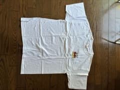 ハワイ　Tシャツ　M ワイキキのレストランのシャツ。折りしわ、表右下に点汚れありのサムネイル