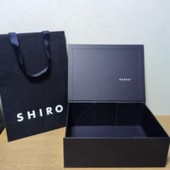 中身無】SHIRO ギフトボックスとショッパーのセット - メルカリ