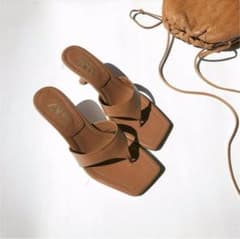ZARA 36 スクエアトゥ仕様レザーハイヒールサンダル キャメル 茶 ブラウンのサムネイル