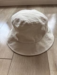 SMELLY ベージュ バケットハットのサムネイル