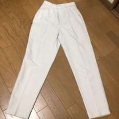テーパードパンツのサムネイル