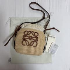 LOEWE ロエベ ビーハイブ　カゴバッグ　斜めがけのサムネイル
