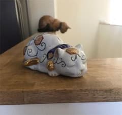 眠り猫 置物のサムネイル