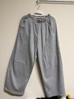 グレー スウェットパンツ ワイドシルエットのサムネイル